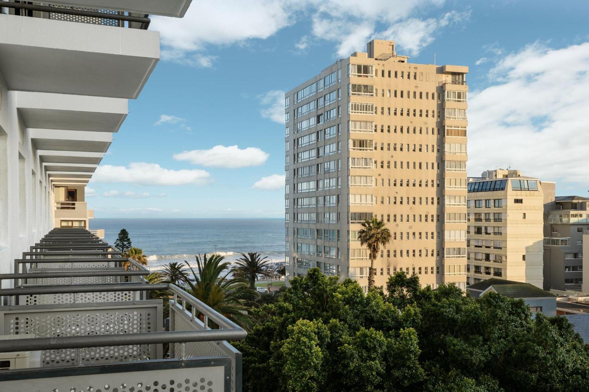 Protea Hotel By Marriott Cape Town Sea Point Екстериор снимка