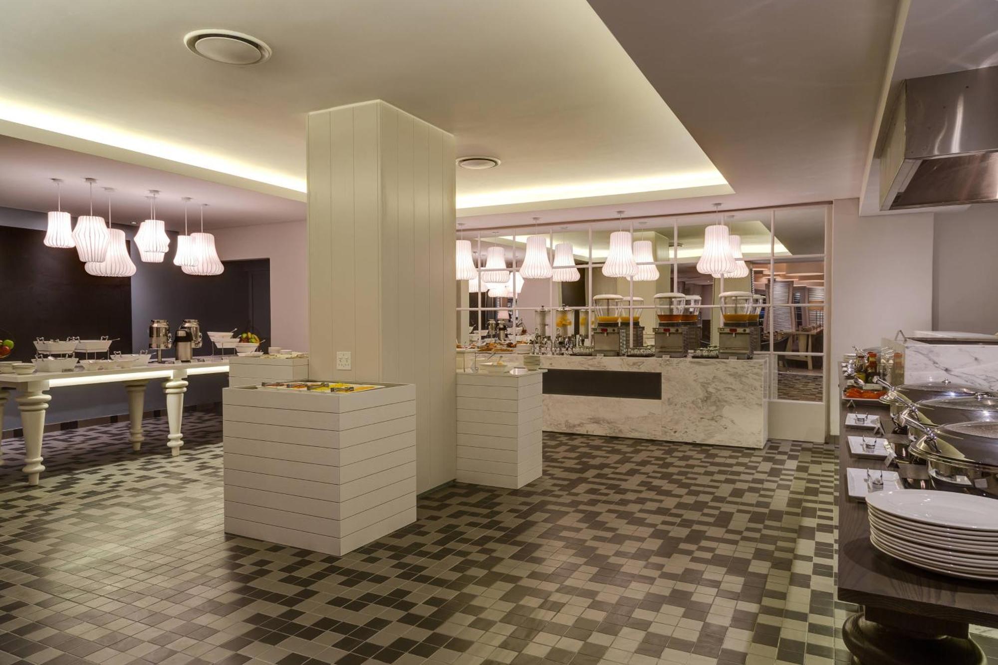 Protea Hotel By Marriott Cape Town Sea Point Екстериор снимка